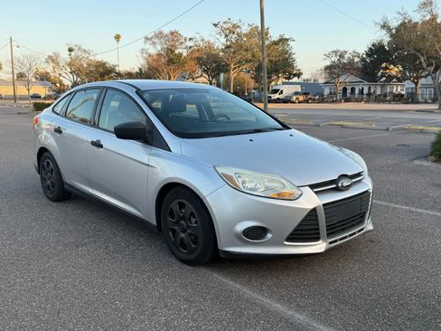 Used 2013 Ford Focus S FWD image 4