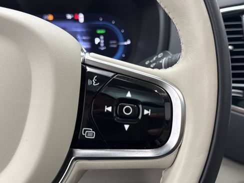 Used 2023 Volvo XC90 T8 Ultimate image 17