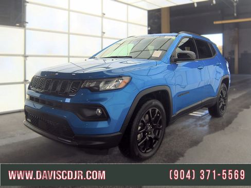 Certified 2026 Jeep Compass Latitude AWD/4WD image 1