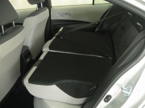 Used 2025 Toyota Corolla LE image 21