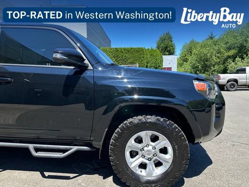 Used 2021 Toyota 4Runner SR5 Premium w/ Moonroof Package AWD/4WD image 9