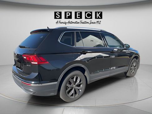 Used 2024 Volkswagen Tiguan SE AWD/4WD image 10