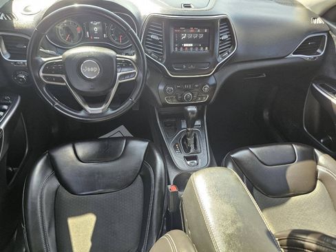 Used 2019 Jeep Cherokee Latitude Plus FWD image 9