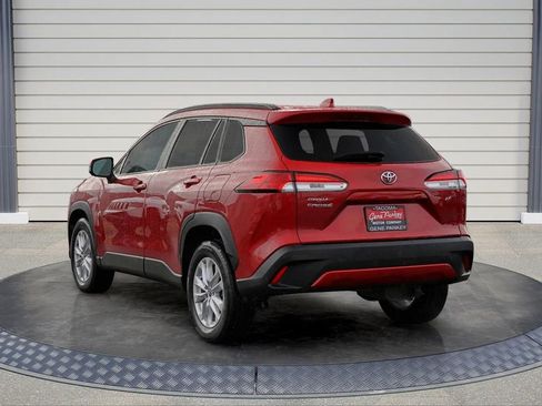 Used 2022 Toyota Corolla Cross LE image 5
