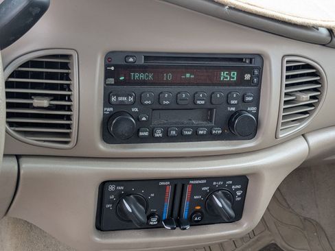 Used 2004 Buick Century Custom image 15