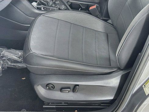 Certified 2024 Volkswagen Taos SE AWD/4WD image 18