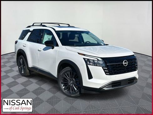 New 2026 Nissan Pathfinder SL w/ SL Premium Package AWD/4WD image 1