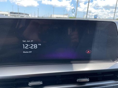 Used 2023 Kia Telluride LX AWD/4WD image 30
