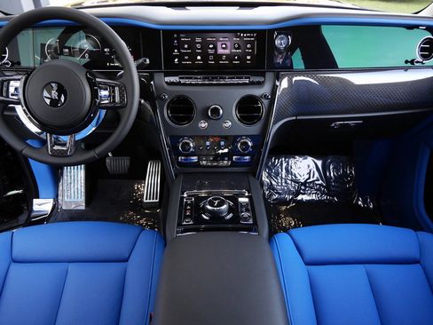 New 2026 Rolls-Royce Cullinan Black Badge image 4