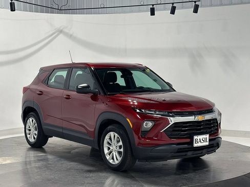 Used 2024 Chevrolet TrailBlazer LS FWD image 38