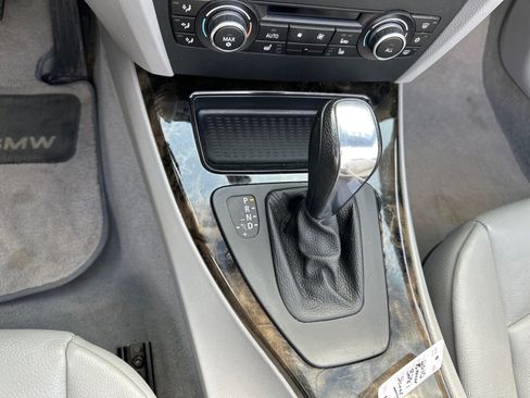 Used 2010 BMW 328i Convertible RWD image 25