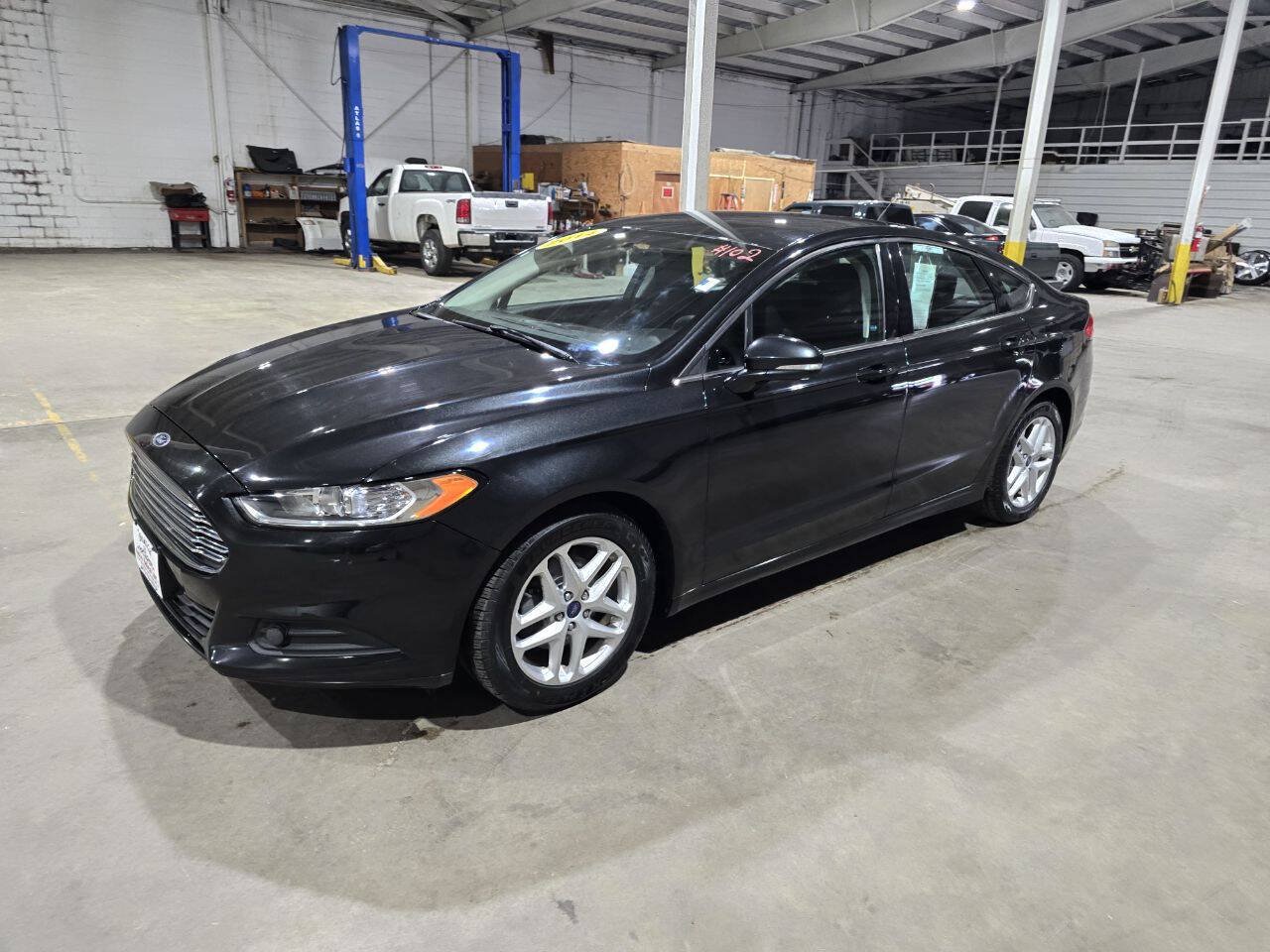 Used 2014 Ford Fusion SE FWD image 1