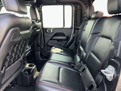 Used 2021 Jeep Gladiator Rubicon AWD/4WD image 10