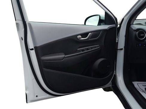 Used 2020 Hyundai Kona Limited image 15