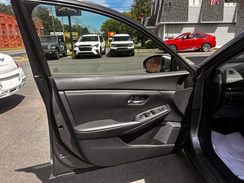 Used 2020 Nissan Sentra SV FWD image 11