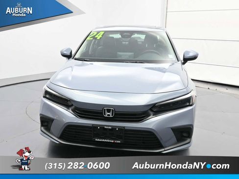 Used 2024 Honda Civic Touring image 2