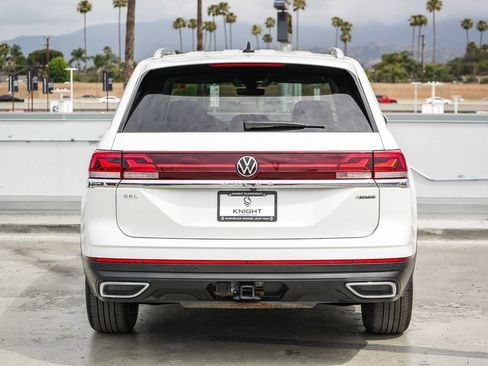 Used 2025 Volkswagen Atlas SEL AWD/4WD image 8