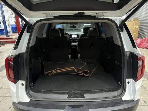 Used 2022 GMC Acadia AT4 w/ Preferred Package image 11