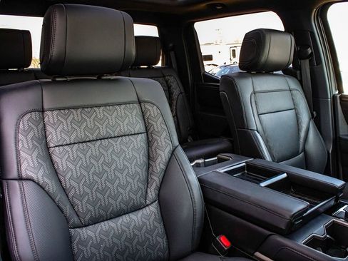 Used 2025 Toyota Tundra Limited image 36