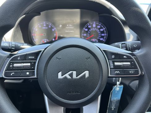 Used 2023 Kia Forte LX FWD image 22