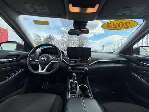 Used 2023 Nissan Altima 2.5 SV w/ SV Premium Package image 13