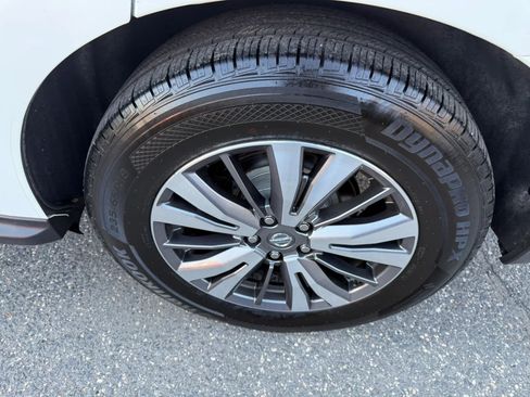 Used 2018 Nissan Pathfinder SV w/ SV Tech Package image 6