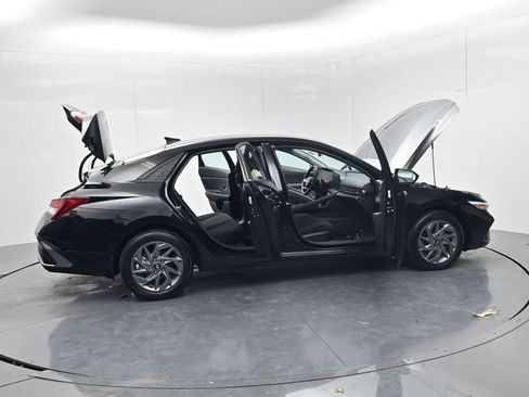 Used 2024 Hyundai Elantra SEL image 57