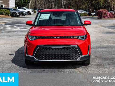 Used 2025 Kia Soul LX FWD image 11