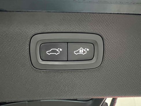 Used 2021 Volvo XC90 T5 Momentum AWD/4WD image 13
