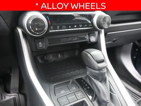 Used 2022 Toyota RAV4 XLE image 14