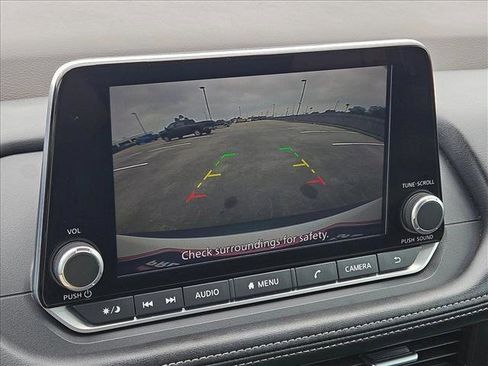 Used 2023 Nissan Rogue S FWD image 13