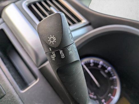 Used 2016 Toyota Highlander LE image 11