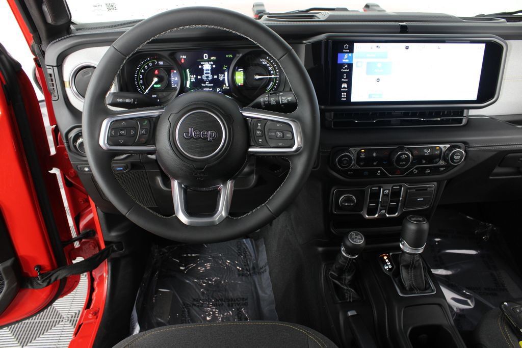 Used 2025 Jeep Wrangler Unlimited Sahara w/ Safety Group AWD/4WD image 10