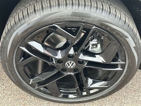 New 2026 Volkswagen Tiguan SE R-Line image 6