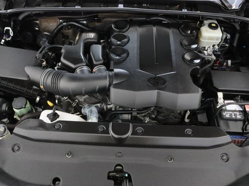 Certified 2019 Toyota 4Runner TRD Off-Road Premium image 39