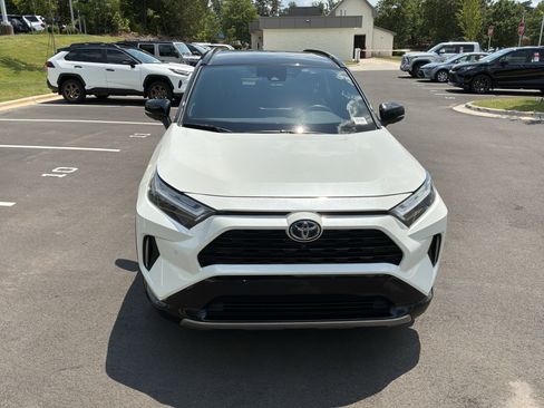 Used 2022 Toyota RAV4 XSE AWD/4WD image 3