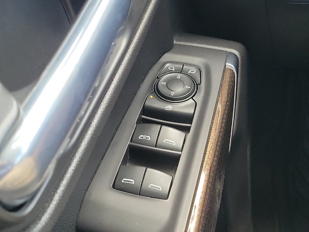 Used 2021 Chevrolet Silverado 1500 LT AWD/4WD image 19