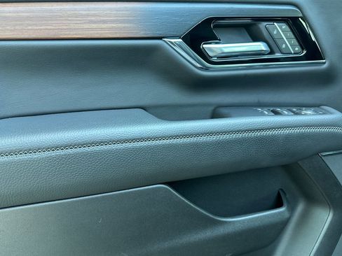 Certified 2025 GMC Yukon Denali RWD image 11