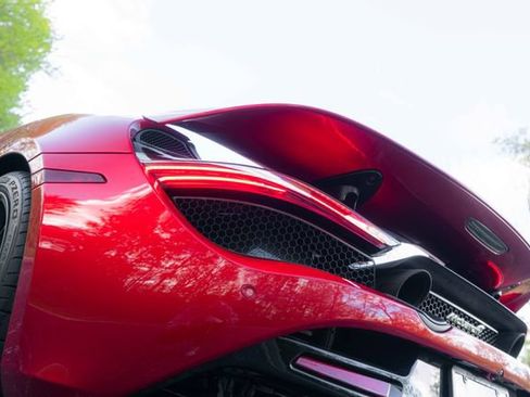 Used 2021 McLaren 720S Performance RWD image 39