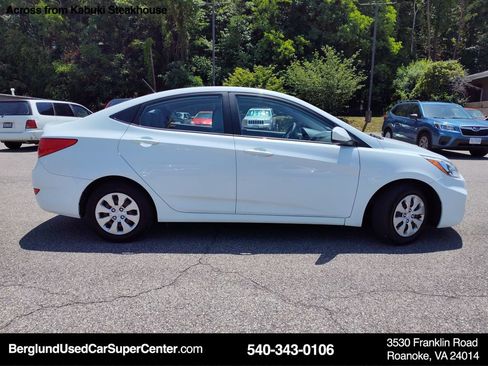 Used 2016 Hyundai Accent SE FWD image 3