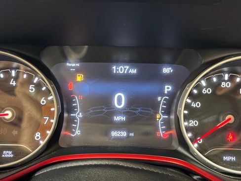Used 2018 Jeep Compass Trailhawk w/ Cold Weather Group AWD/4WD image 37
