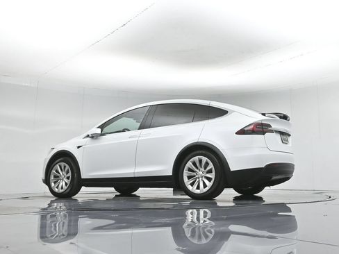 Used 2020 Tesla Model X Long Range AWD/4WD image 2