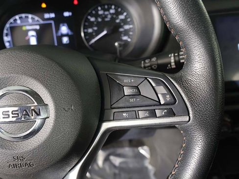 Used 2021 Nissan Kicks SR w/ Exterior Package image 40