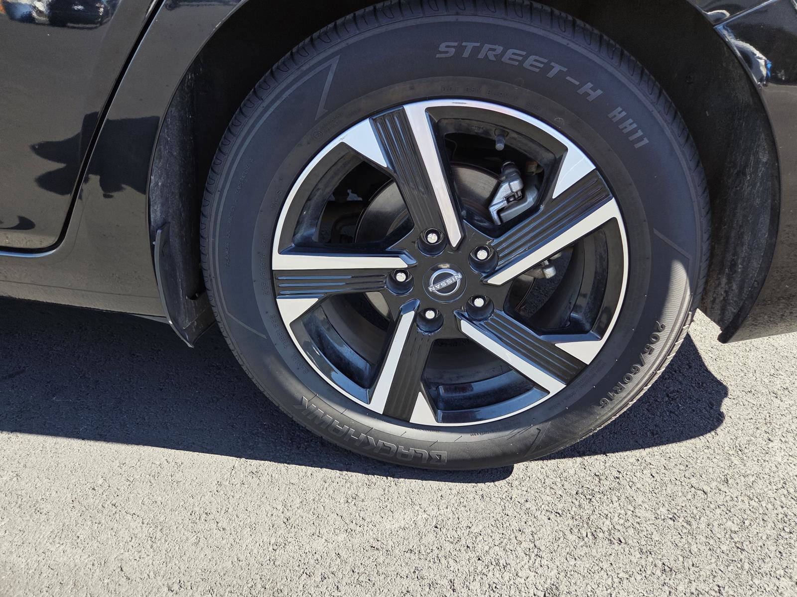 Used 2024 Nissan Sentra SV FWD image 10