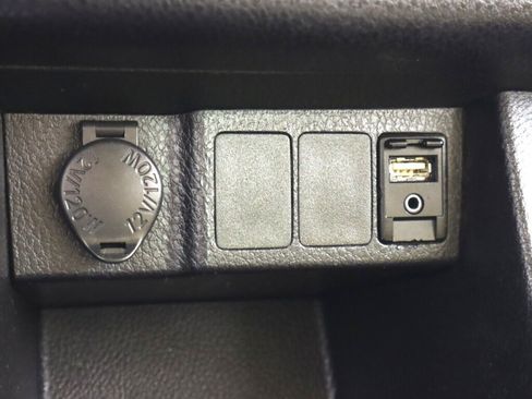 Used 2019 Toyota Corolla LE w/ Carpet Mat Package (TMS) FWD image 22