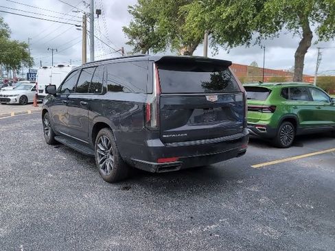 Used 2022 Cadillac Escalade ESV Sport Platinum image 4