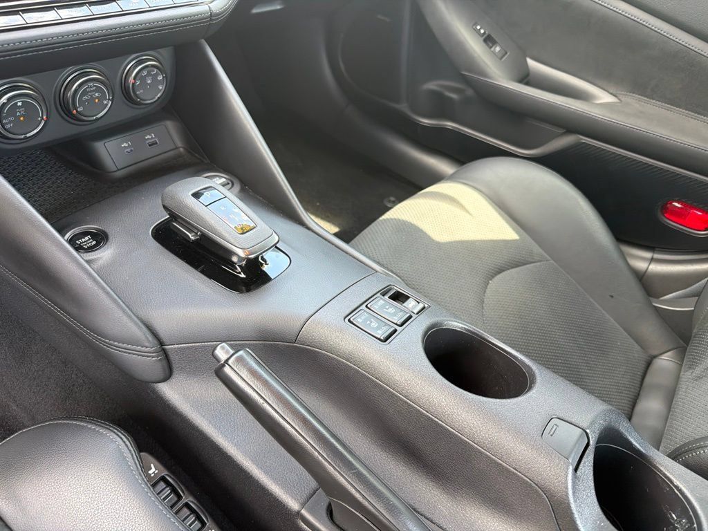 Used 2023 Nissan Z w/ Floor Mat Package (L93) RWD image 14