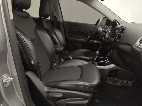 Used 2019 Jeep Compass Latitude FWD image 21