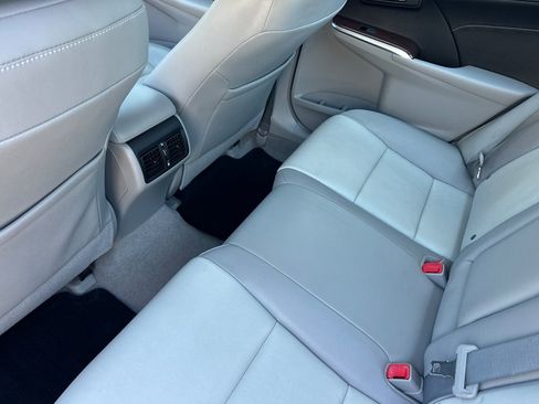 Used 2013 Toyota Camry XLE w/ Leather Pkg FWD image 28