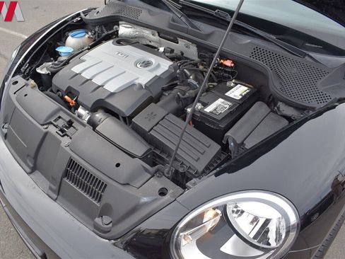 Used 2013 Volkswagen Beetle TDI image 27
